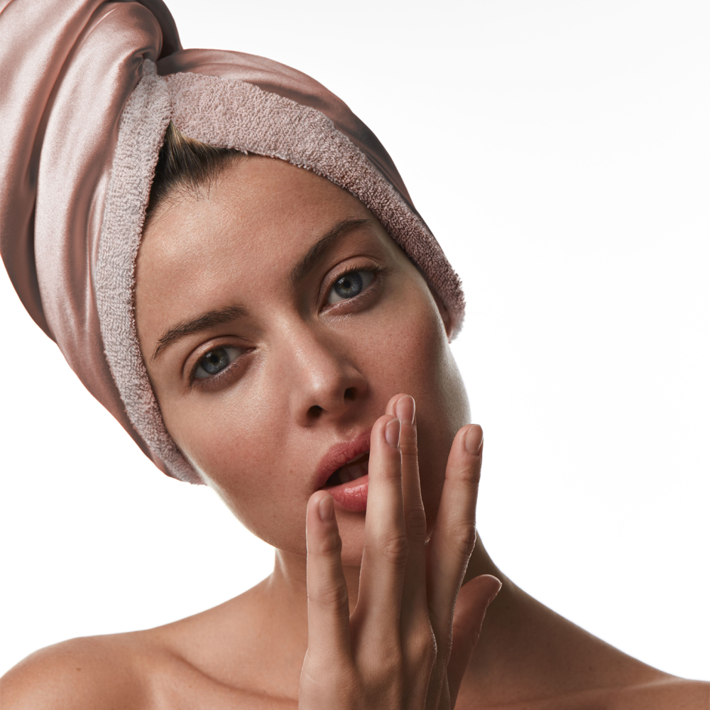 MON MOU Soft Silk Turban Beige - Двосторонній рушник-тюрбан для делікатного сушіння волосся (бежевий) - фото №2 MON MOU Soft Silk Turban Beige - Двосторонній рушник-тюрбан для делікатного сушіння волосся (бежевий) - фото №2